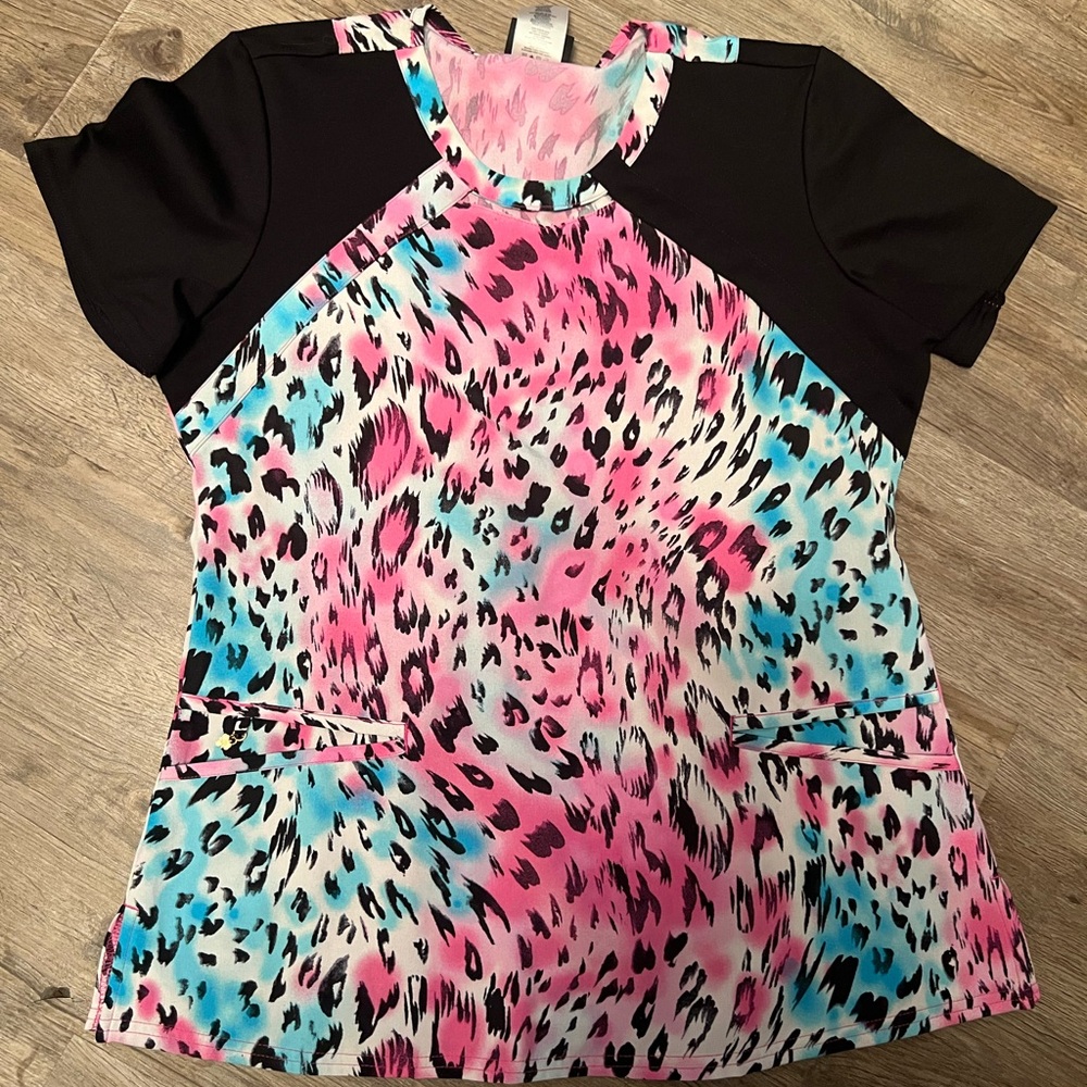 Women’s scrub top